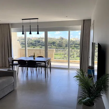 The Valley Collection - A21 Apartment *